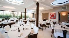 Host et Vinum Le Clos des Pins Français