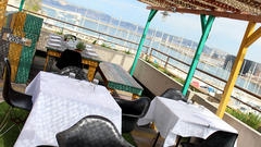 Rowing Club Restaurant. Français