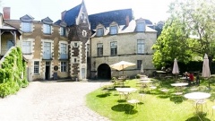 Monument Café Château d'Angers Français