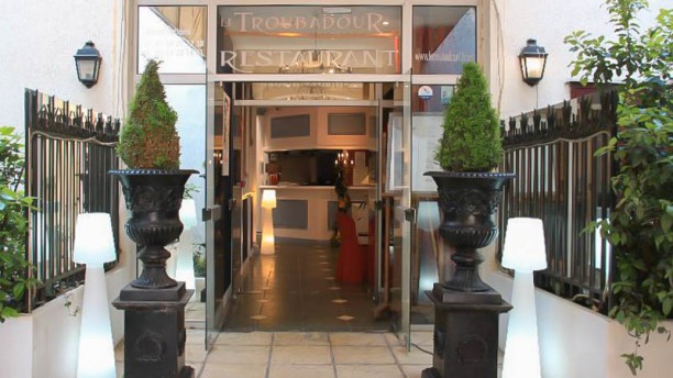 Le Troubadour in Fontainebleau - Restaurant Reviews, Menu and Prices ... Le Troubadour in Fontainebleau - Restaurant Reviews, Menu and Prices ...