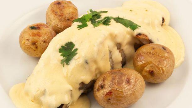 Lisboa Há Mesa Bacalhau com molho de natas e batata à murro