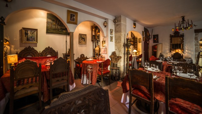 Wally Le Saharien - Restaurant - Paris