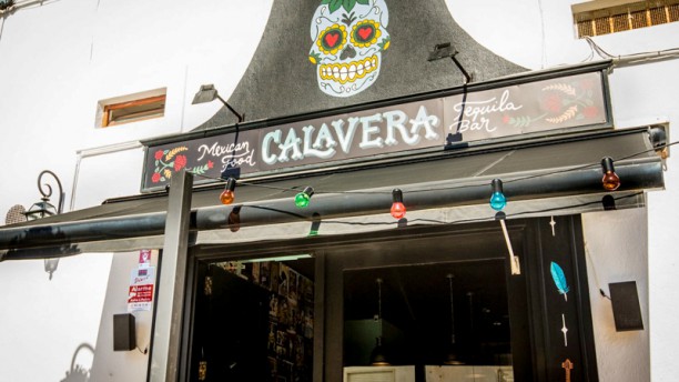 Calavera Entrada