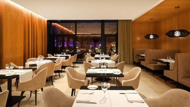 Luz - Iberostar Selection Lisboa Vista sala