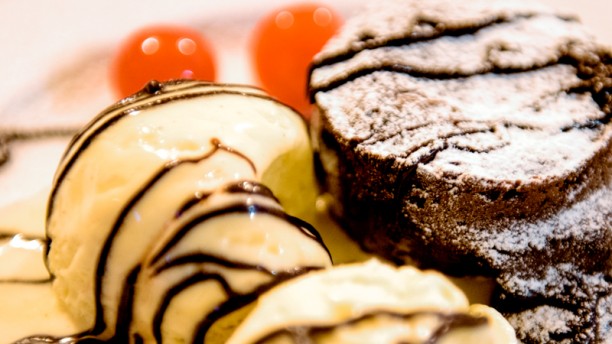 Tia Isabel Petit Gâteau de Chocolate com Gelado