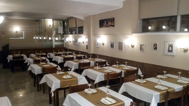 Pedretti's - A Tasca Portuguesa Interno