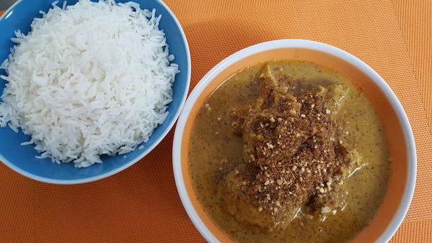 Comida Goesa by Tessa Chacuti de Frango com Arroz Basmati