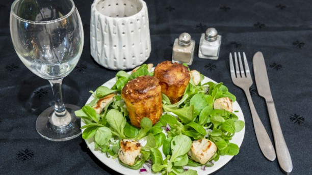 So'Chick Dégustation de bouchées de poulet et cannelé soufflé au chèvre