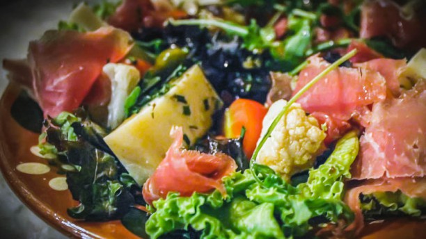 Dona Gertrudes Salada Amália