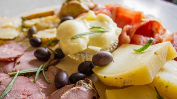 Dona Gertrudes Tábua Dona Gertrudes