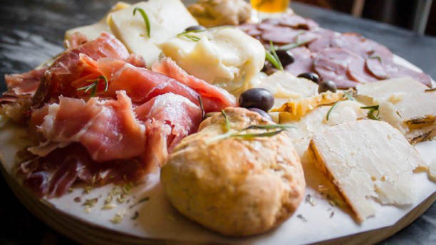 Dona Gertrudes Tábua Dona Gertrudes