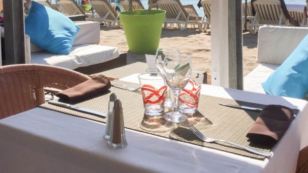 Rado Plage In Cannes Restaurant Reviews Menu And Prices