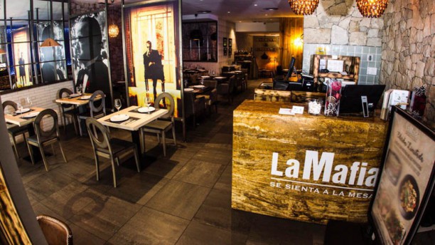 La Mafia Se Sienta A La Mesa Vic