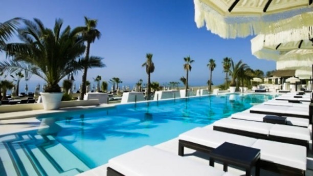 Purobeach Marbella In Estepona Menu Openingstijden Prijzen Purobeach Marbella Vista Terraza