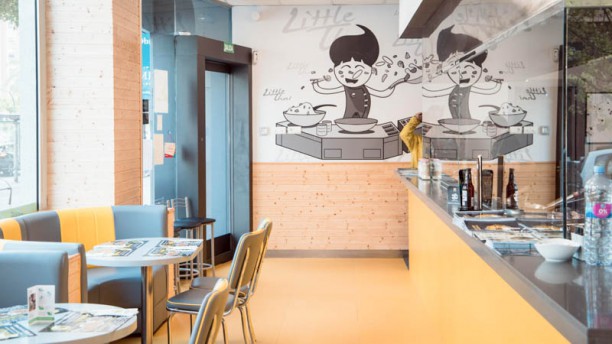 Little Thai Francia Vista de la sala