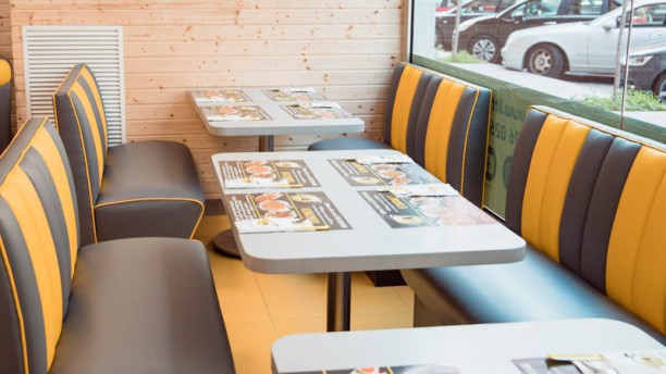 Little Thai Francia Vista de la sala