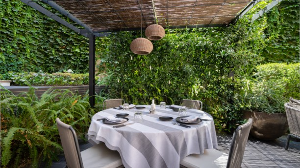 Quadrat Restaurant Garden Sant Francesc Hotel Singular In