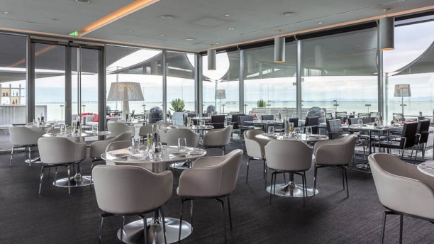 River Lounge – MYRIAD by SANA Hotels Sala