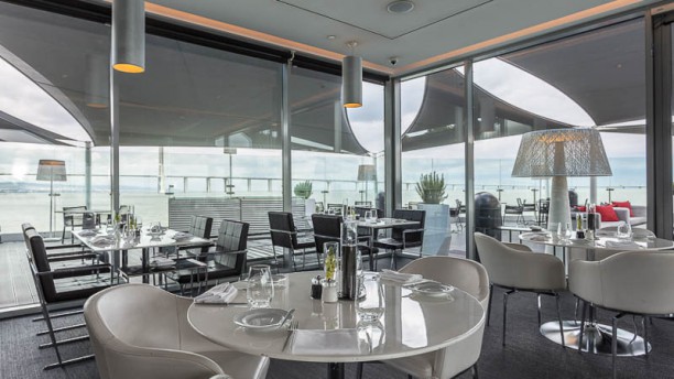 River Lounge – MYRIAD by SANA Hotels Sala