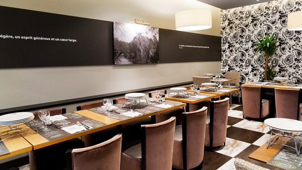 https://u.tfstatic.com/restaurant_photos/177/331177/169/612/bistro-regent-apercu-de-l-interieur-abc6c.jpg
