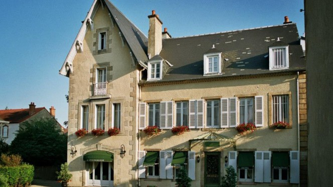 Le Clos De Bourgogne - Restaurant - Moulins
