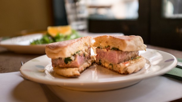 Taberna da Esperança Atum fresco em lêvedo dos Açores