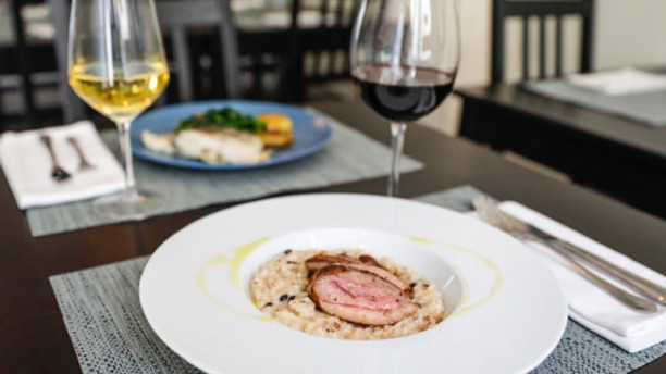 Táscá Mesa com Pato e bacalhau