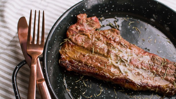 Feitó Bife - Santarém Bife grelhado com manteiga de ervas