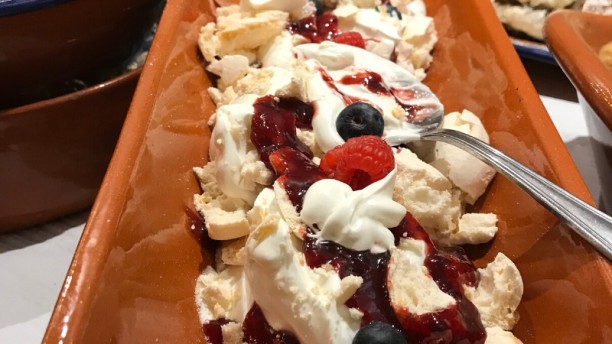 Terra Buffet de Sobremesas, pormenor: Eton Mess.