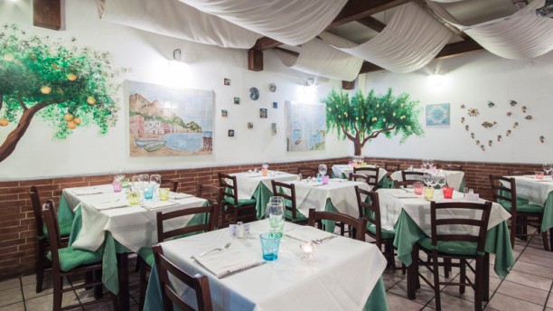 Ambasciata di Capri Sala del ristorante