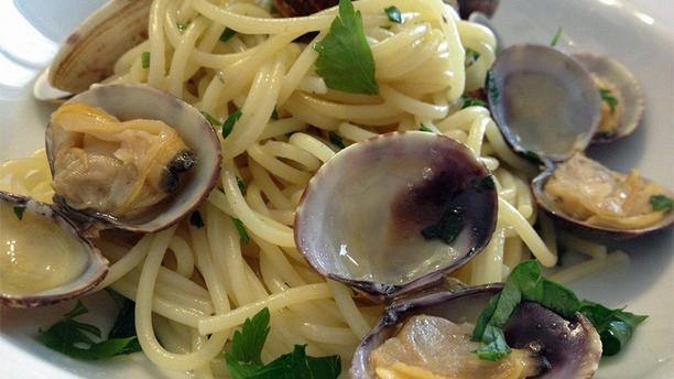 Ambasciata di Capri Spaghetti con Vongole Veraci