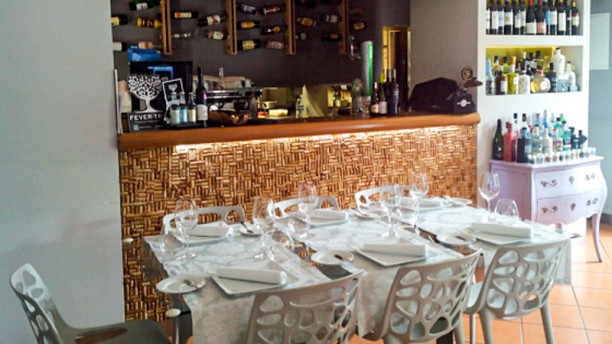 Casaleiro's Food and Wine Interior