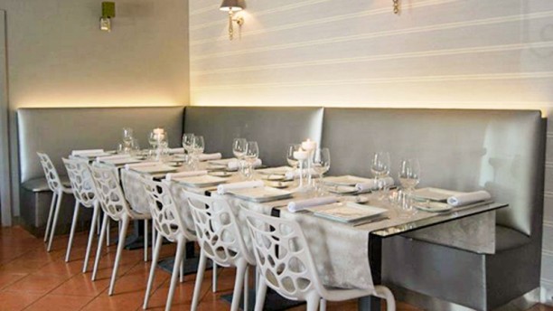 Casaleiro's Food and Wine Interior