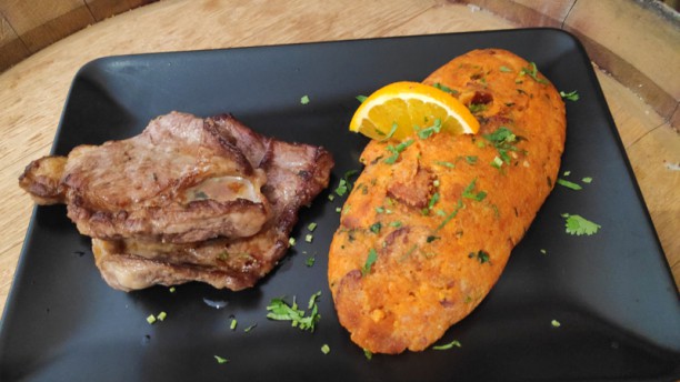 Restaurante Vinarium Cachaço de Porco Preto com Migas