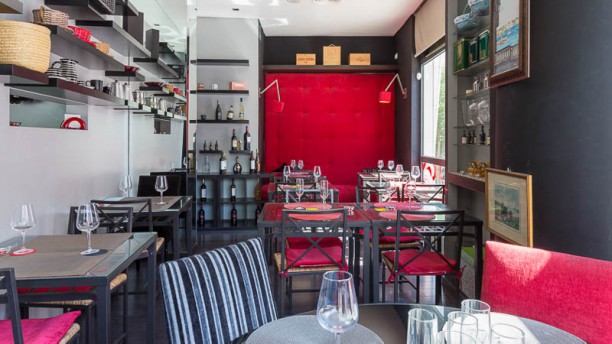 El Sabores sala do restaurante