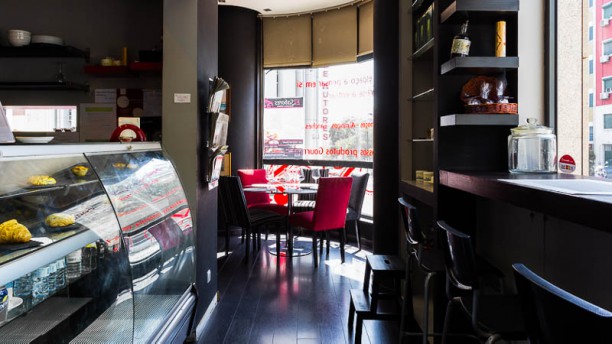 El Sabores sala do restaurante