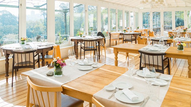 VINUM Restaurant and Wine Bar Vista da sala