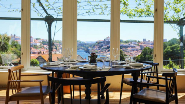 VINUM Restaurant and Wine Bar Vista da sala
