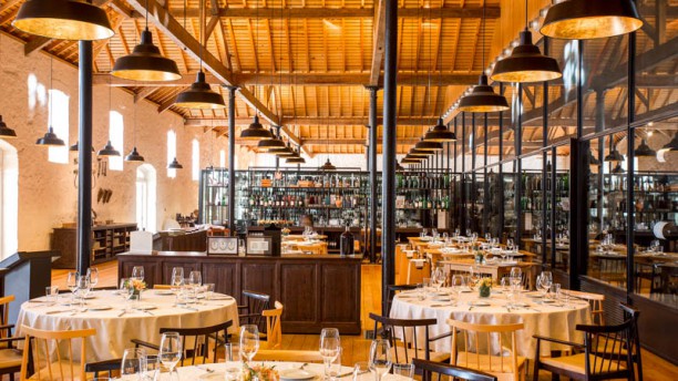 VINUM Restaurant and Wine Bar Vista da sala