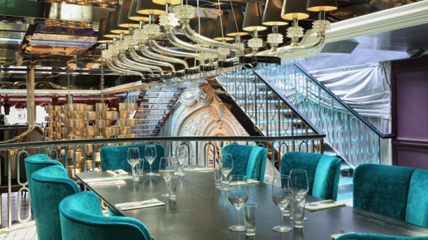 Le Pain Francais Bistro Dining room