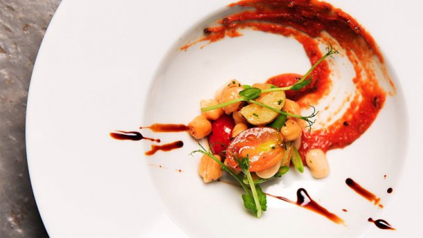 Flores do Cabo chickpea salad