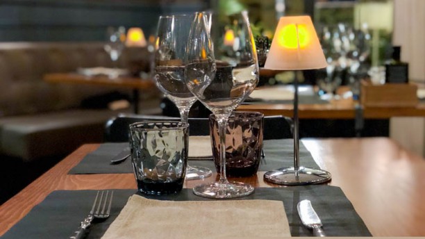 1990 Accademia Del Gusto Particolare tavolo