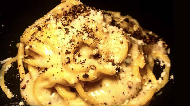 1990 Accademia Del Gusto Spaghettoni cacio e pepe