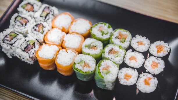 Sushi Store Salmon Rolls Sushi&GO