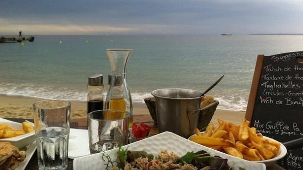 Plage Le Trident In Juan Les Pins Restaurant Reviews Menu