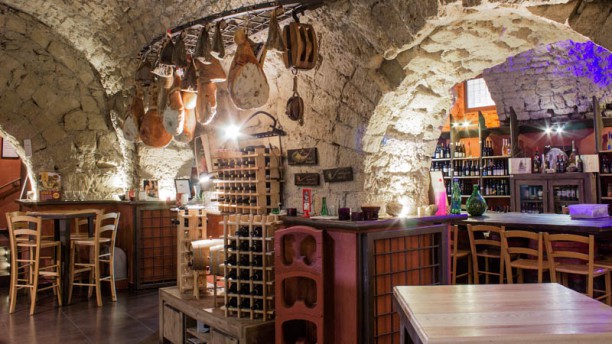 Cantina la Barbera Vista locale