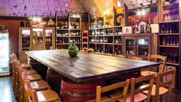 Cantina la Barbera Vista locale