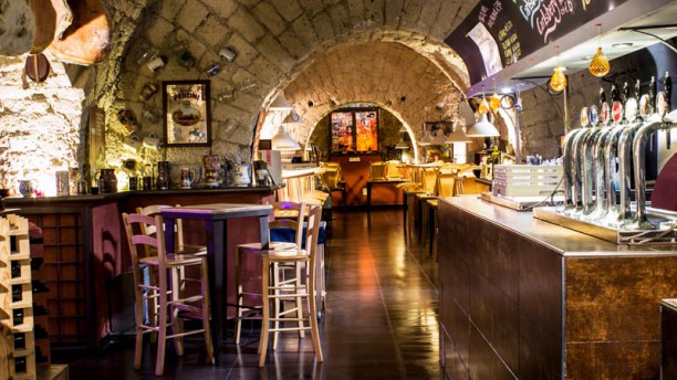 Cantina la Barbera Vista locale