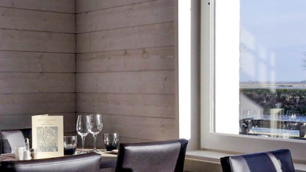 Restaurant Les Bains Hotel Du Port A Saint Valery Sur Somme