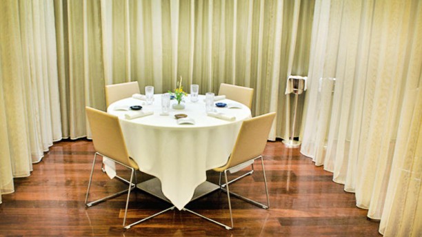 RiFF by Bernd H. Knöller Una mesa del RiFF